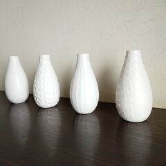 IKEA 　白色ベース　花瓶　4個　の画像