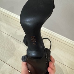 Diana ブラック ハイヒールサンダルの画像