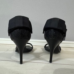 Diana ブラック ハイヒールサンダルの画像