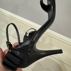 Diana ブラック ハイヒールサンダルの画像