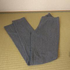 ユニクロ　レディース　カジュアルパンツ　グレー色　サイズL