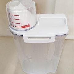 【NITORI】米びつ2kg【計量カップ付】の画像