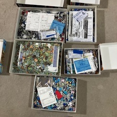 ジグソーパズル5箱　の画像
