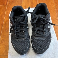 ASICS レーザービーム スニーカー 黒×白 21cm 使用感あり】の画像