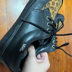 vans ヒョウ柄靴の画像