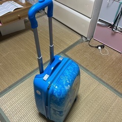 アナ雪キャリーケース子供用の画像