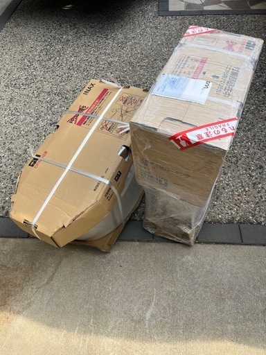 新品】LIXIL便器タンクセット 壁排水 (まだまだ人気の隅付 新品】LIXIL便器タンクセット 壁排水 (まだまだ人気の隅付