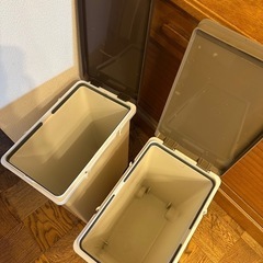 ゴミ箱ツインの画像