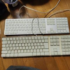 Apple社　有線キーボード