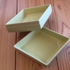 レモン色　ひし形の器　プレートの画像