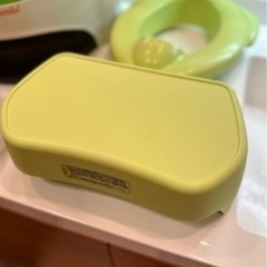 コンビ おまる 幼児トイレ 補助便座　緑の画像