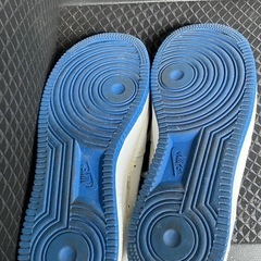 スニーカーの画像