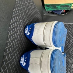 スニーカーの画像