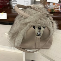 ☆値下げ☆K2504-400 配送不可 FRAY ID 2way ファーバック ピンクベージュ 中古美品の画像