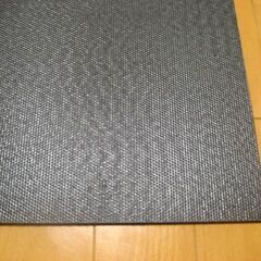 日本製タイルカーペット厚み6.5㎜・1枚２００円・在庫９９枚（１５４４）未使用品の画像