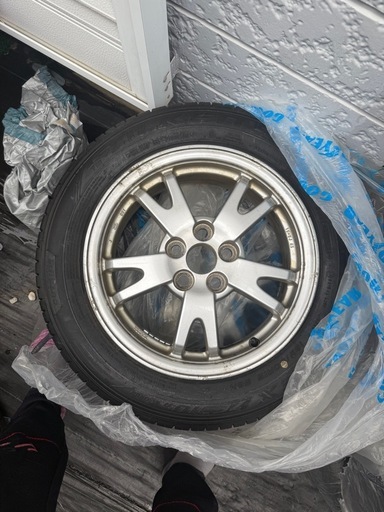 夏タイヤホイルセット(ホイルキャップ付き)