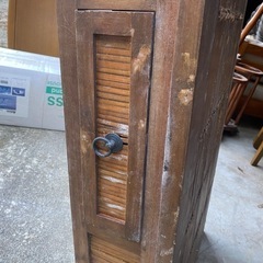 【お気に入り】だけで取り引き全く無いですが12/31(水)取り引き希望　かなり大昔(明治大正)の大きな引き出し付きテーブルの画像