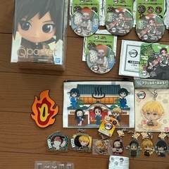 鬼滅の刃 大多量グッズセット70点以上！殆どが新品未使用ばかり アクスタアクキー缶バッジフィギュア限定非売品含 アニメジャンプの画像