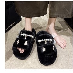 美品！室外オッケー！ふんわり毛羽ファッションサンダル使用感薄の画像