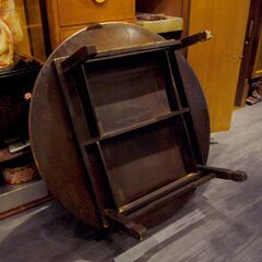 【座卓】昭和レトロ　円形ちゃぶ台　折れ脚式　※傷みあり【和室、ローテーブル】の画像