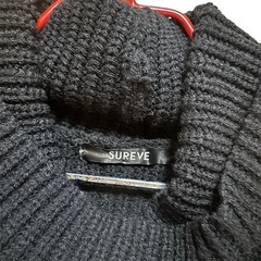 SUREVE ブラック ノースリーブ ニットの画像