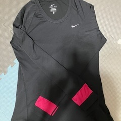 【お話中】ナイキ レディース インナー スポーツウェア ヒートテック