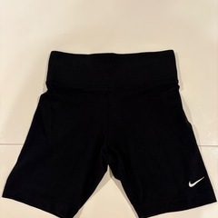 NIKE ショートレギンス