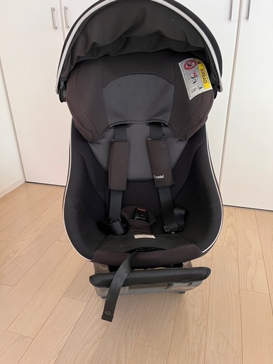 コンビ　クルムーヴ　チャイルドシート　ISOFIX