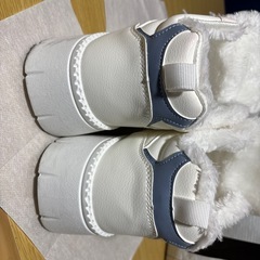 ボアが付いたスニーカーの画像