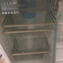 シャープ冷蔵庫の画像