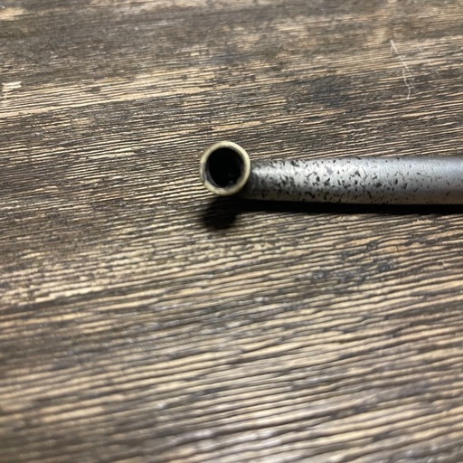 阿多張り煙管　銀製　（火皿真鍮製サオ銀製）　名前の刻印か？　鹿児島県　骨董タバコ 阿多張り煙管 銀製 （火皿真鍮製サオ銀製） 名前の刻印か？ 鹿児島県