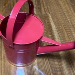 金属製ジョーロ