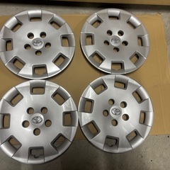 トヨタアイシスZGM10 15インチホイールカバー