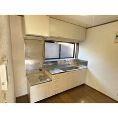  KS🌸初期費用8万円✨敷金ゼロ✨礼金ゼロ✨仲介手数料ゼロ✨フリーレント1か月✨敷地内駐車場一台無料🚙バス・トイレ別🛁南向きのお部屋🌞追い炊き機能有♨ − 栃木県