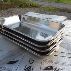 詳細不明　ステンレス大皿　4枚　セット　バイキング　ビュッフェ　仕出し料理　の画像