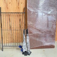 ウォールナット調の長方形ダイニングテーブル
の画像