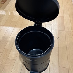 ゴミ箱の画像