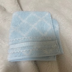 ジルスチュアート　新品　ふかふかハンカチ　ハンドタオル