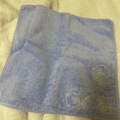 ジルスチュアート　新品　ふかふかハンカチ　ハンドタオルの画像