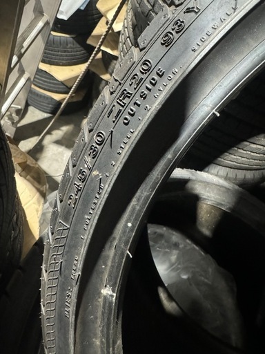 旭川 245/30/20 2本