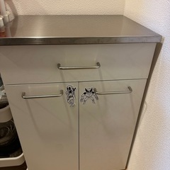 【山善】ダストボックス付きキャスター収納ワゴン（ゴミ箱2個・ステンレストップ）の画像