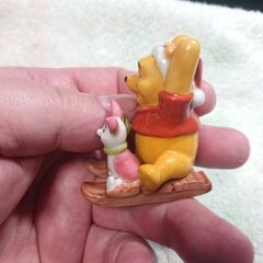 ディズニー　 陶器製　飾り物　プーさん、ピグレット　Sweet Gardenの画像