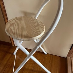 美品　
折りたたみ椅子