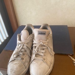 adidasスニーカーの画像