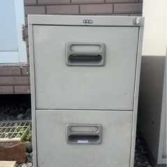 鍵付きキャビネット①
