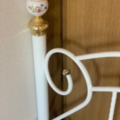 ベッドフレームの画像