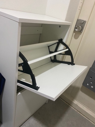 IKEA靴棚(ほぼ未使用) (df) 泉中央の収納家具《玄関収納》の中古