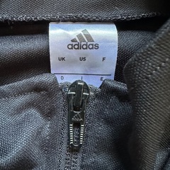 adidasの画像