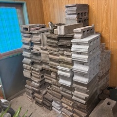 ブロック、タイル、レンガの画像