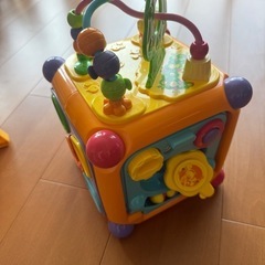 おもちゃ+椅子の画像